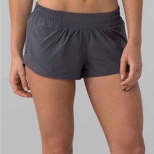 Lululemon Hotty Hot Short II (2.5")
Dark Carbon size 6